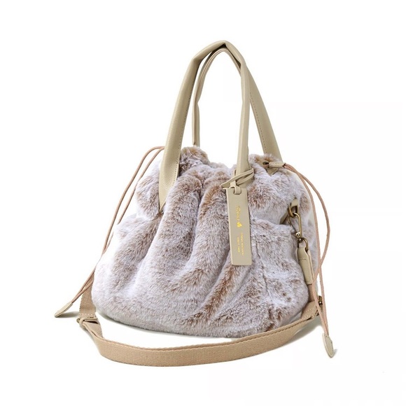 Japanese Chic Faux Fur Bucket Bag with Tan Straps - Picture 2 of 8